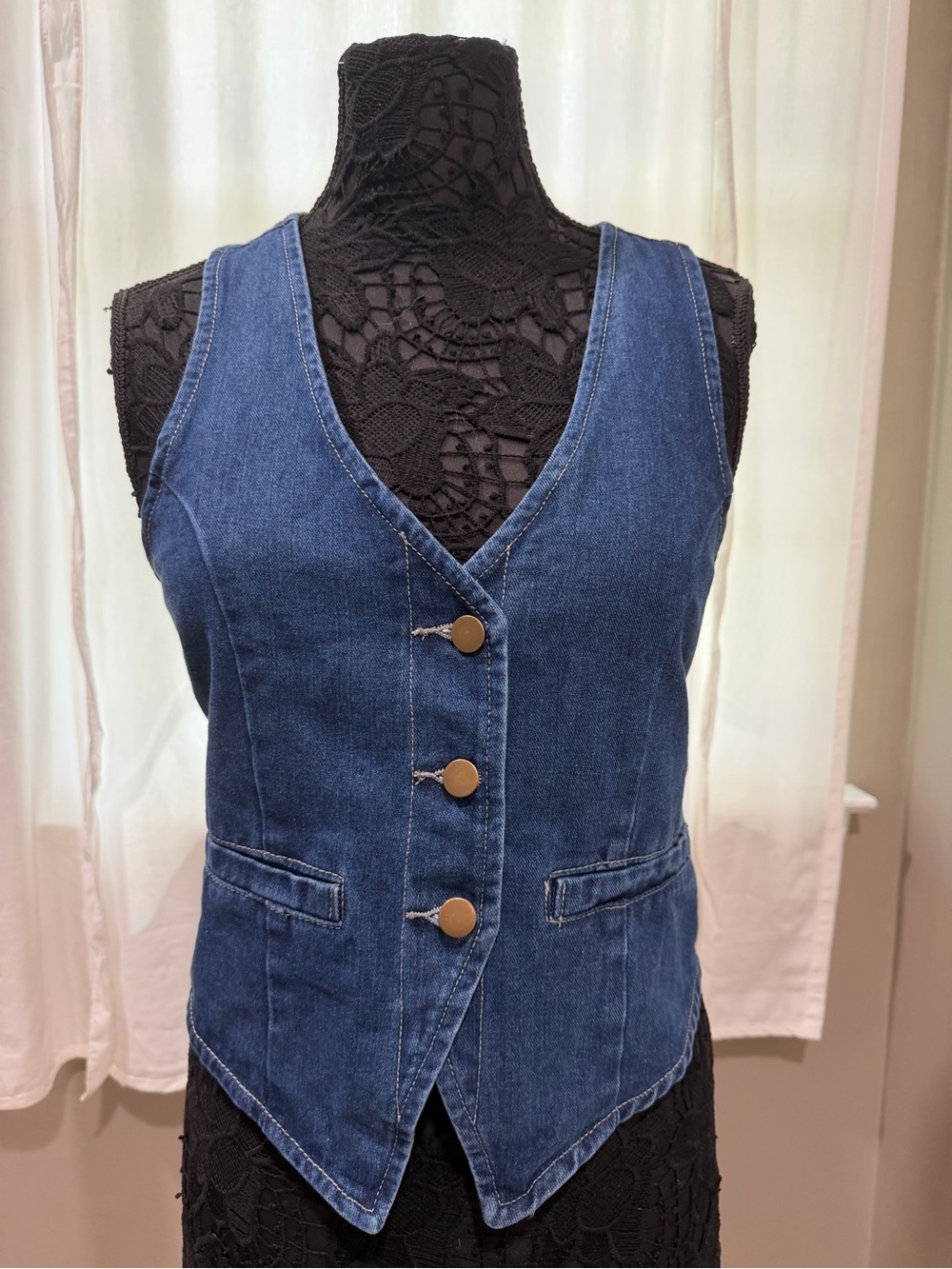 NWT Women’s Dark Blue Denim Vest with Button Front Large